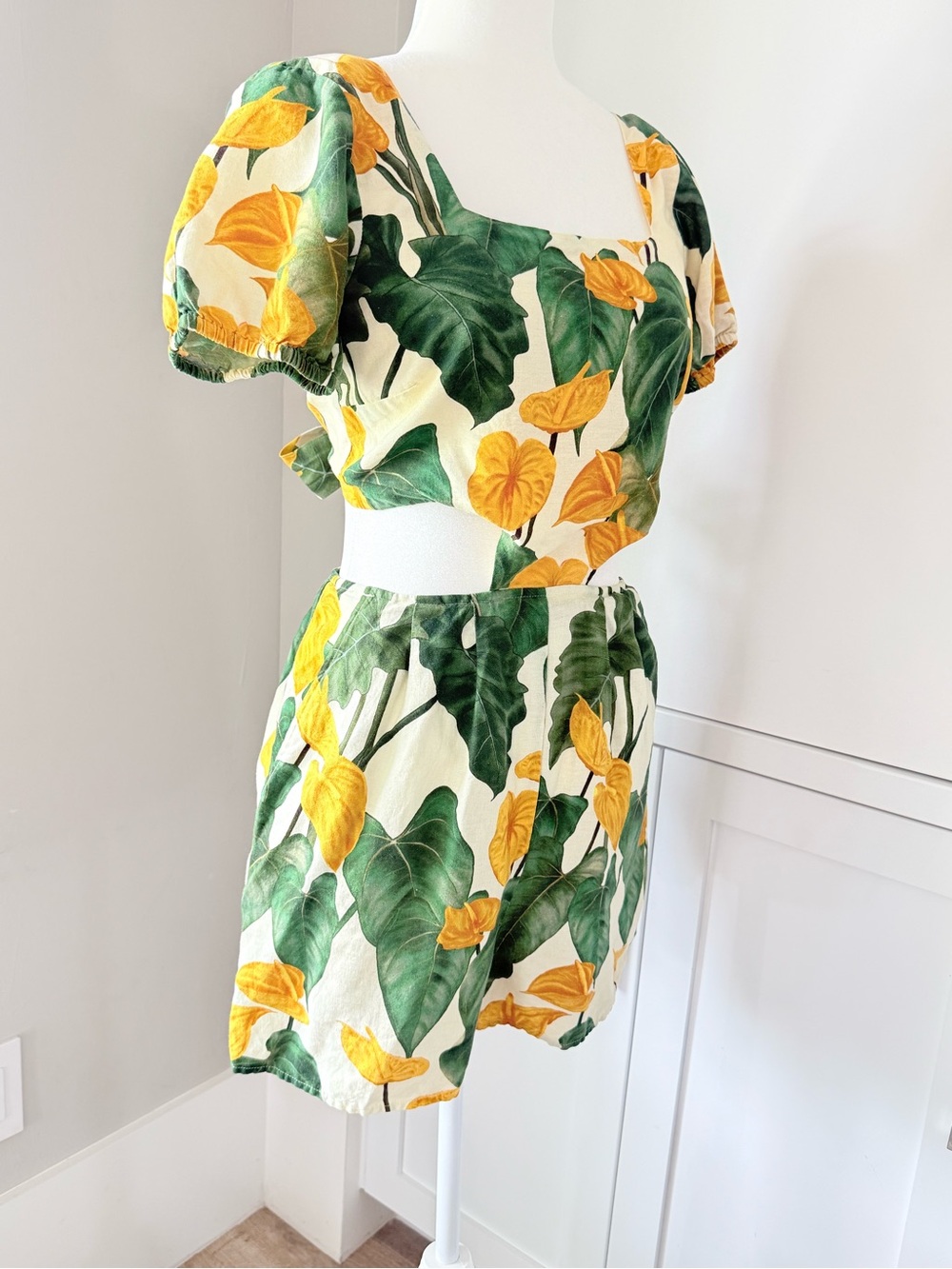 FARM Rio Yellow & Green Tropical Leaf Puff-Sleeve Romper - Picture 3 of 9